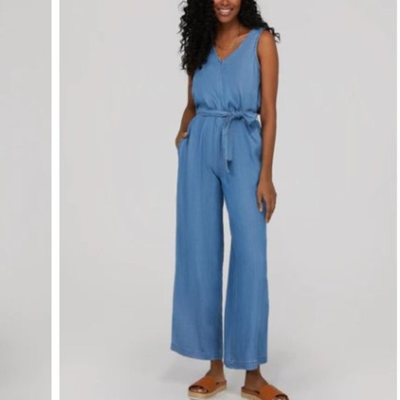 V-Neck Denim Jumpsuit Size Small NWT - Picture 4 of 5